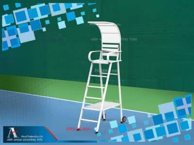 เก้าอี้ผู้ตัดสินเทนนิสมีหลังคามีแผ่นเขียน